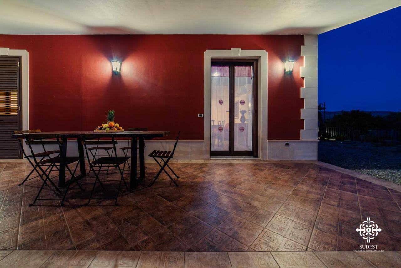 Villa Clara Country Retreat Solarino Bagian luar foto