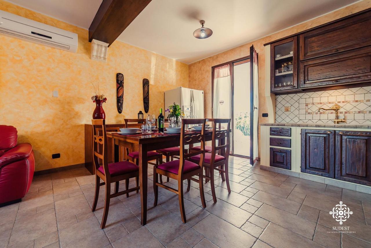 Villa Clara Country Retreat Solarino Bagian luar foto