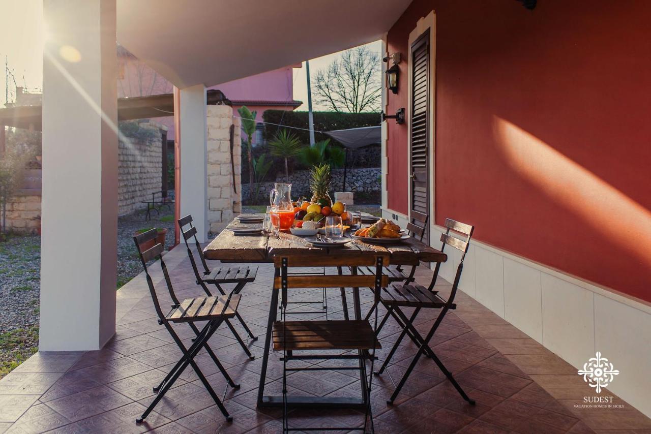 Villa Clara Country Retreat Solarino Bagian luar foto